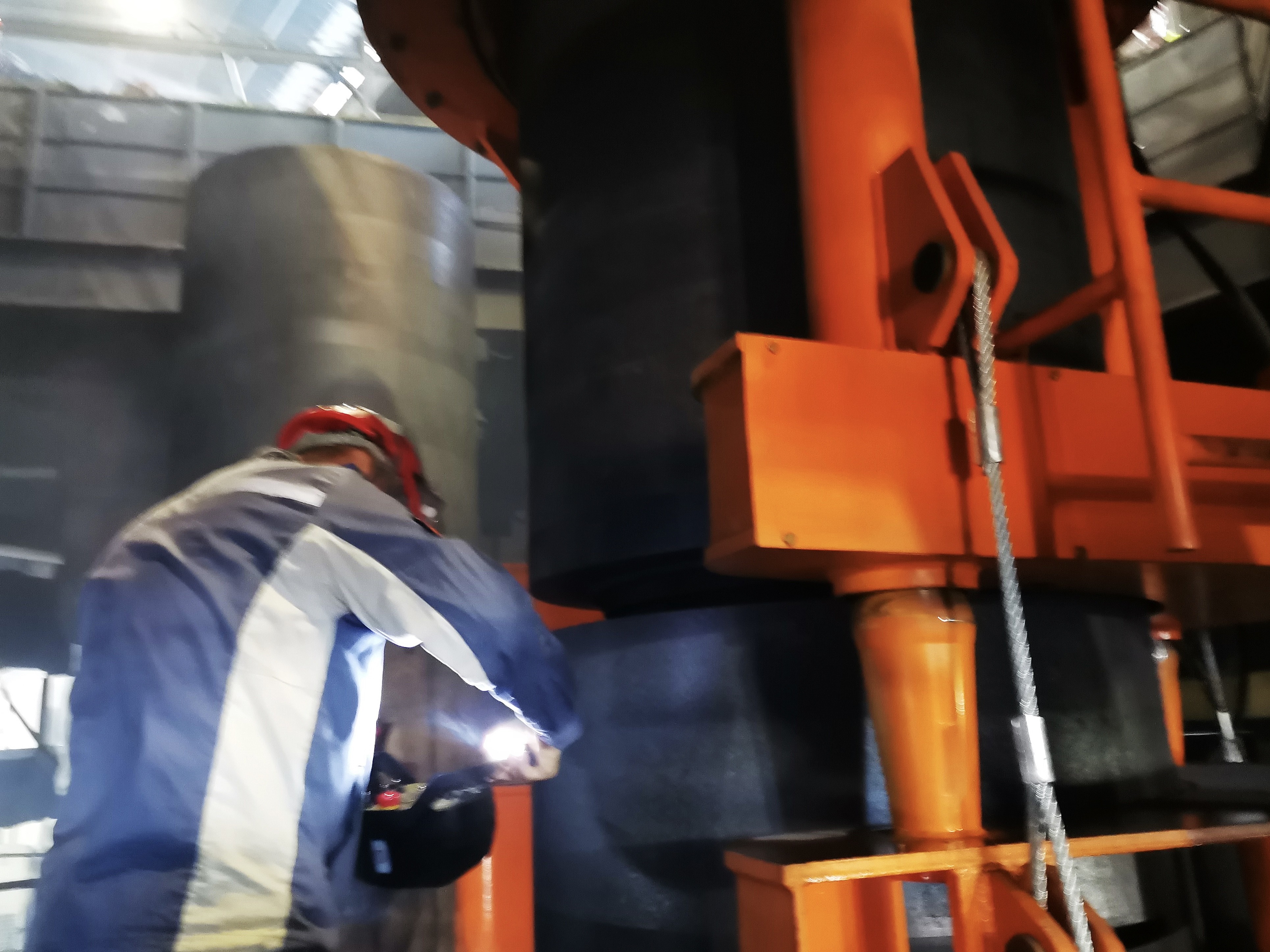 今日要聞 | 開足馬力連續(xù)運(yùn)輸，十臺(tái)電極自動(dòng)接長(zhǎng)裝置陸續(xù)發(fā)貨中……