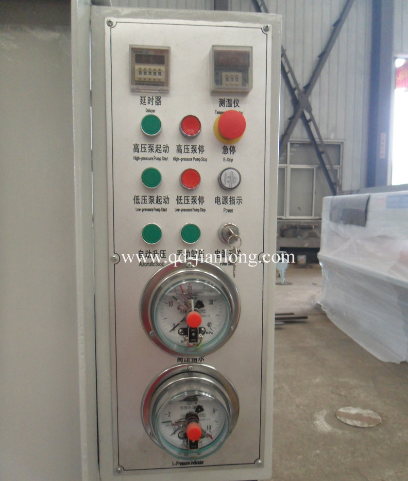 工業(yè)硅熔煉爐